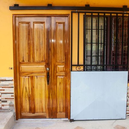 Apartamento Daly 3 Guápiles Kültér fotó