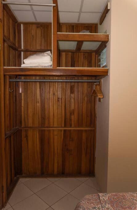 Apartamento Daly 3 Guápiles Kültér fotó