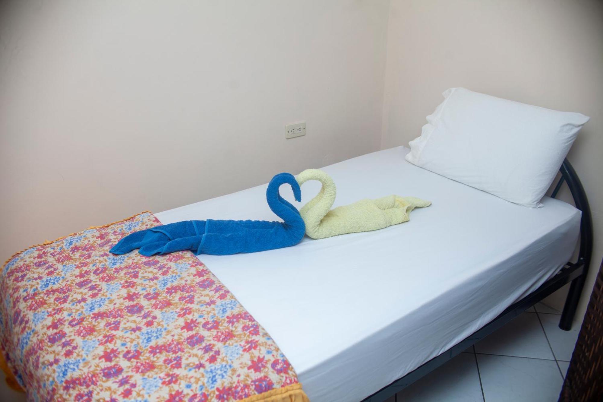 Apartamento Daly 3 Guápiles Kültér fotó